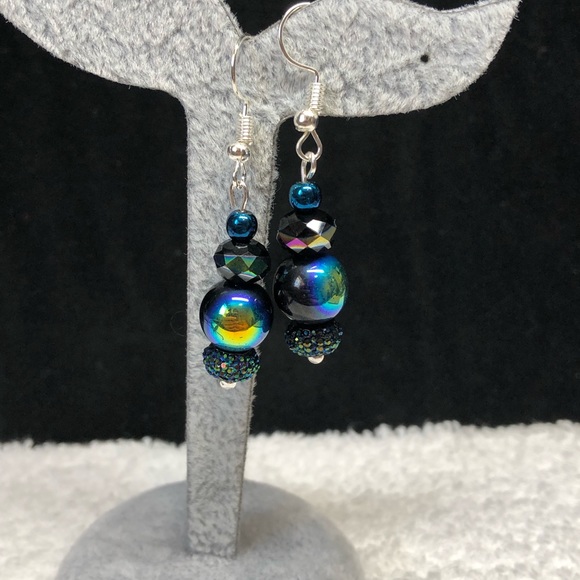 🦋🖤blue and black earrings -very pretty NWOT - Picture 2 of 10